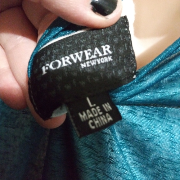 Forwear women's top size large. - Picture 5 of 5
